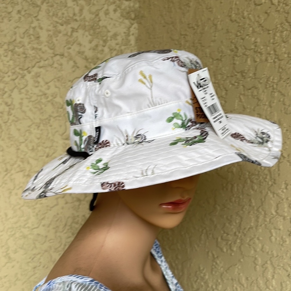 Vans BOONIE BUCKET HAT
COLOR - ANTIQUE WHITE
Desert Snake - Picture 16 of 16